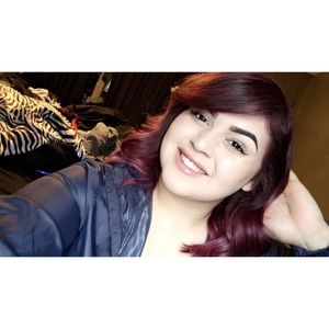 Meet your Posher, Alyssa